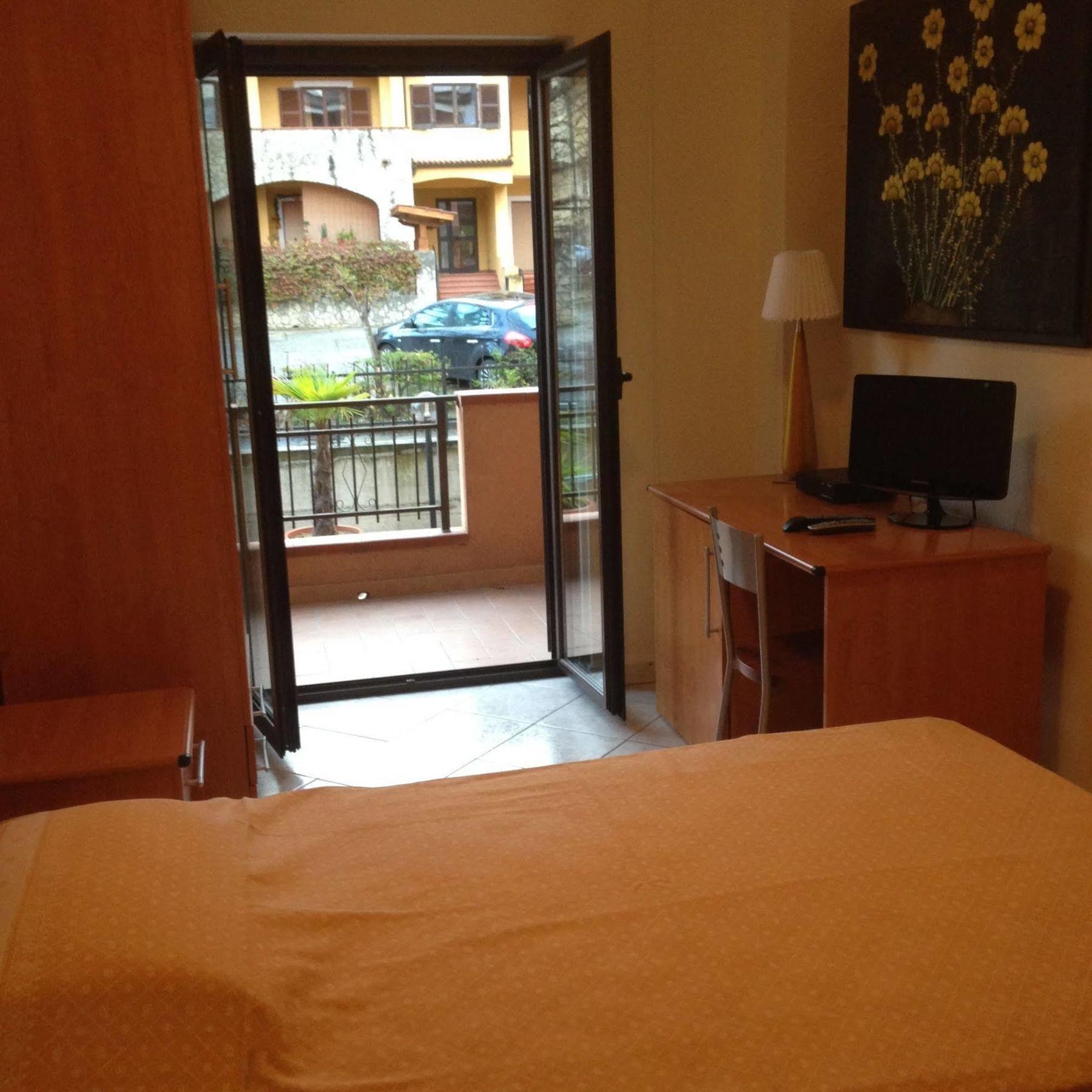 Raggio Di Sole Bed & Breakfast เรนเด ภายนอก รูปภาพ
