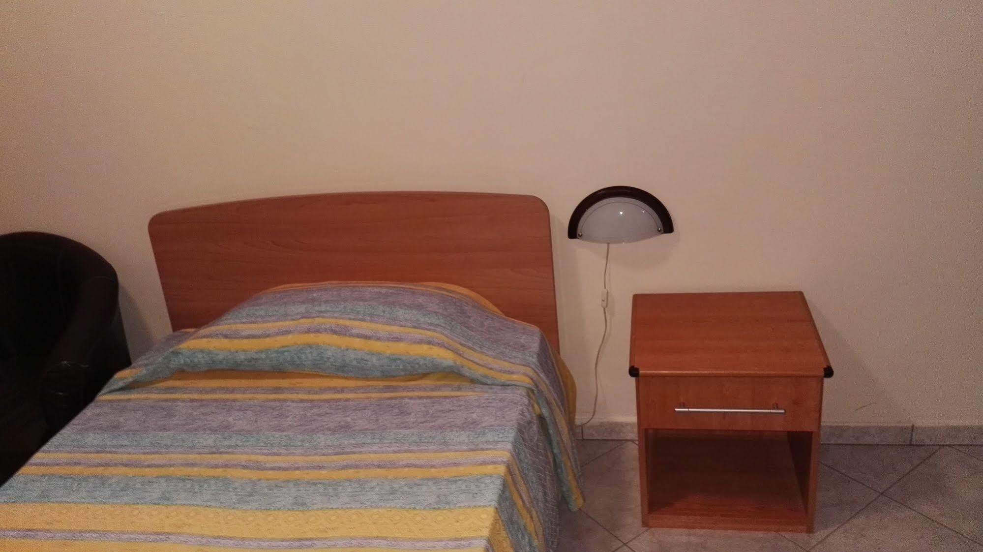 Raggio Di Sole Bed & Breakfast เรนเด ภายนอก รูปภาพ